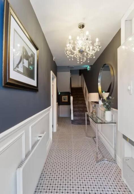 Private Cosy Studio - A1 Location Apartamento Dublin Exterior foto
