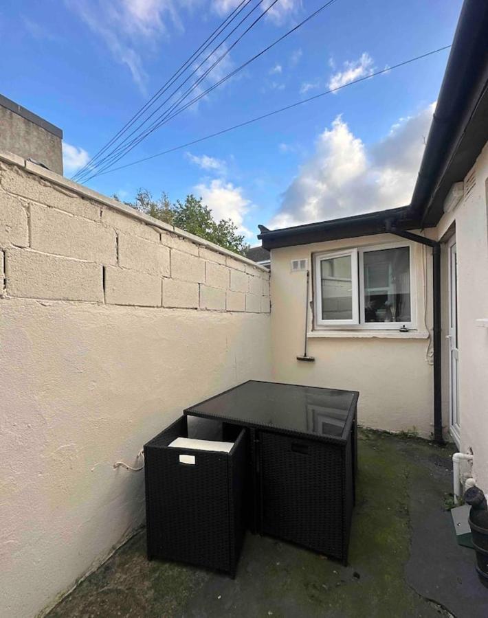 Private Cosy Studio - A1 Location Apartamento Dublin Exterior foto